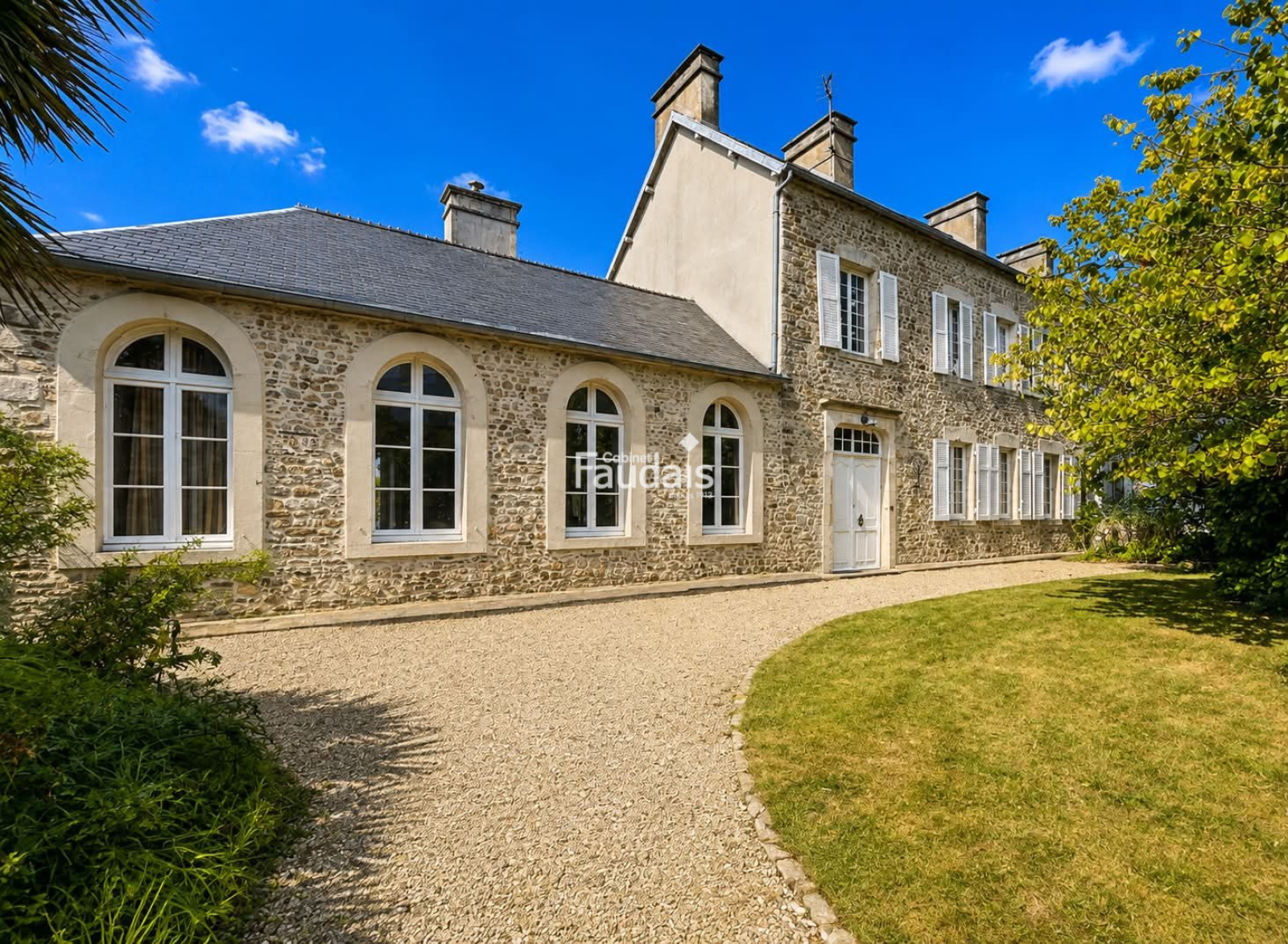 Maison 12 pièces 246 m² · à Lessay · 246 m² · 549 000 €