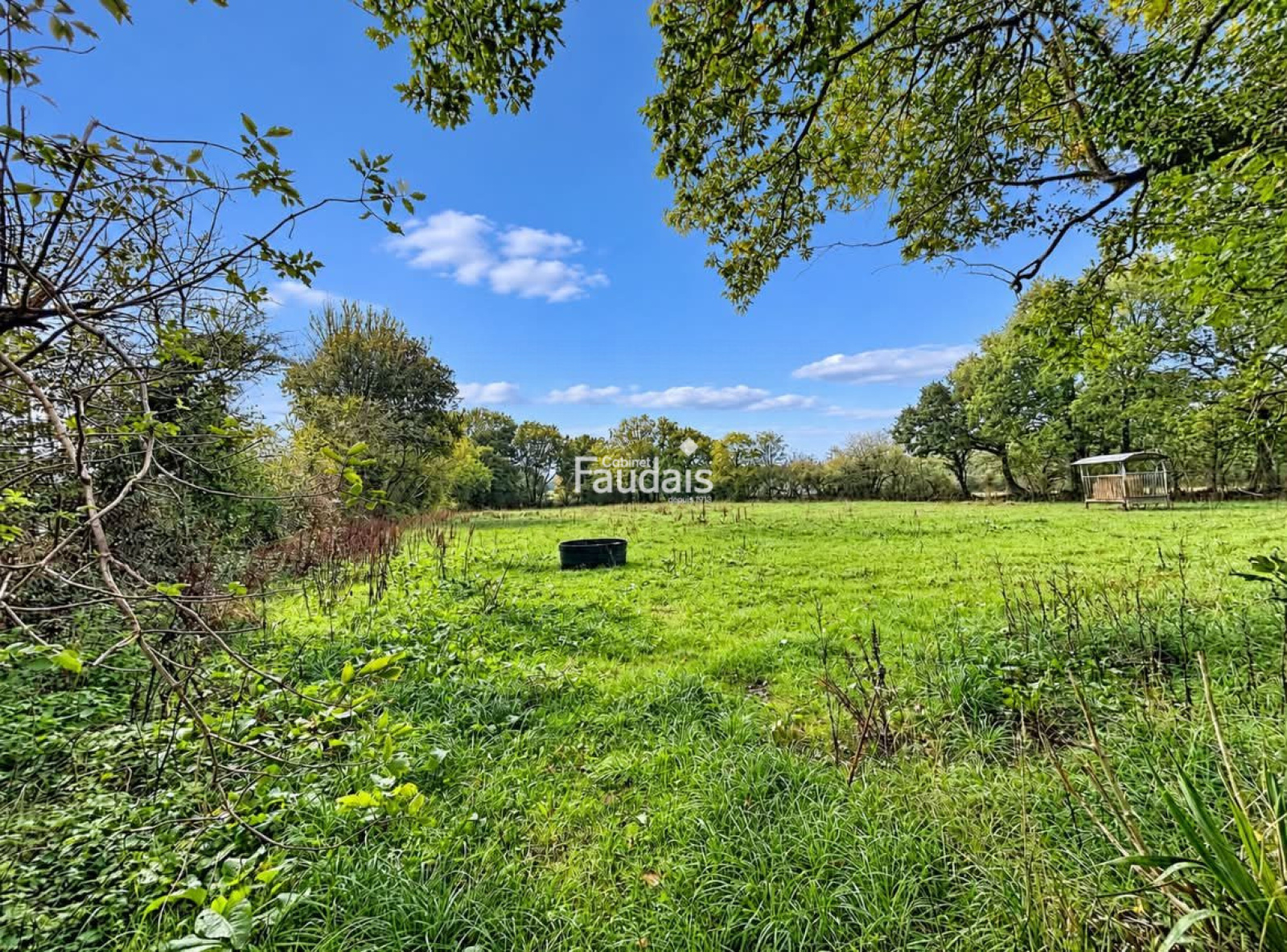 Terrain 9725 m² · à La Haye · 11 000 €