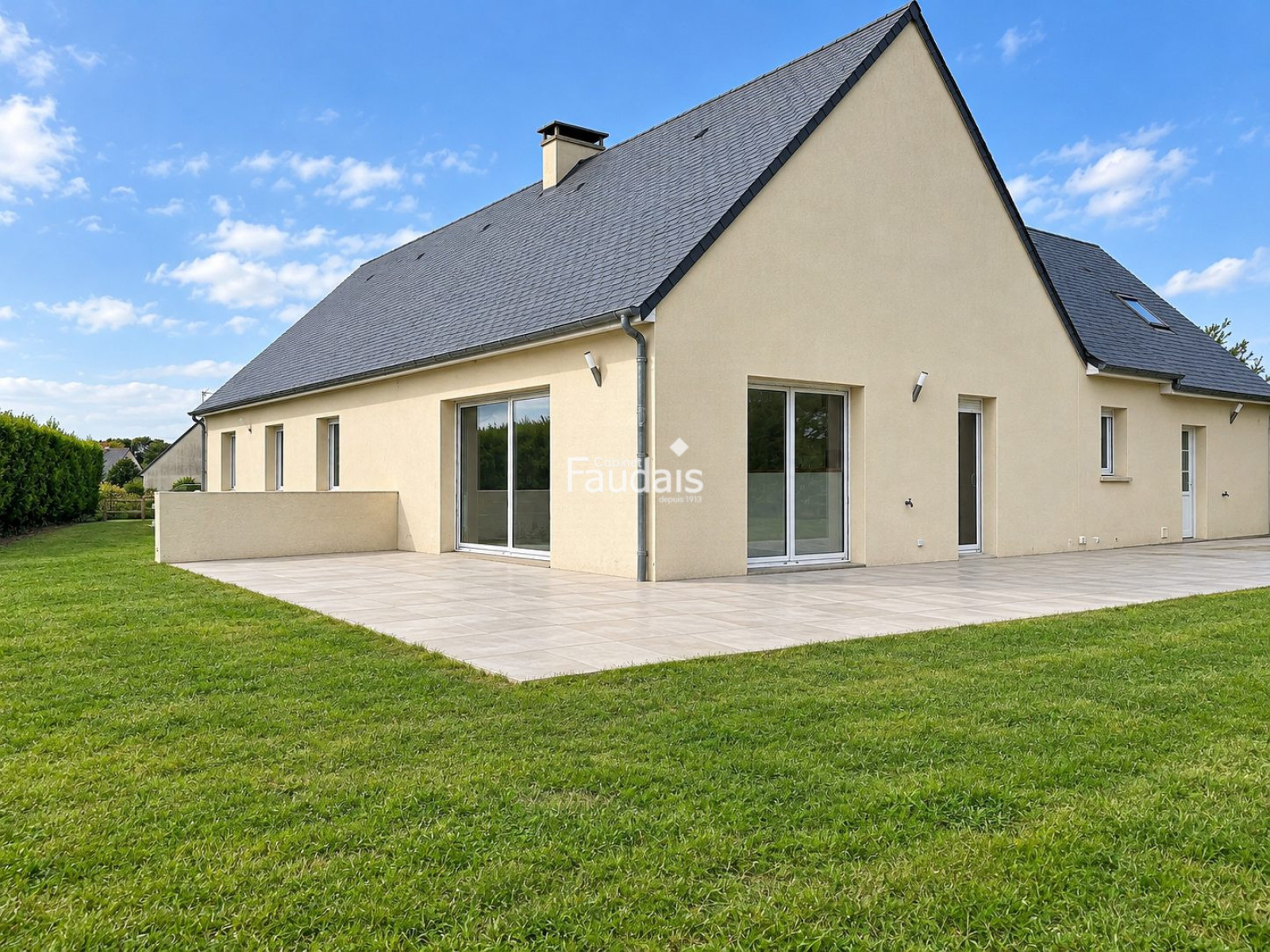 Maison 7 pièces 148 m² · à Créances · 148 m² · 299 000 €